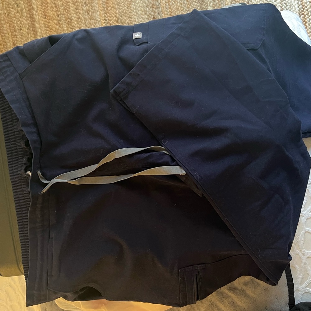Figs Yola Skinny Scrub Pant in Navy
